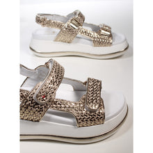 Carica l'immagine nel visualizzatore di Gallery, Sandali bassi Gio+ MINA21H Combi Platino intrecciato