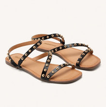 Carica l'immagine nel visualizzatore di Gallery, Gioseppo sandali Necedah con borchie