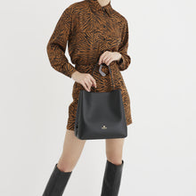 Carica l'immagine nel visualizzatore di Gallery, Cuoieria Fiorentina borsa secchiello Alice