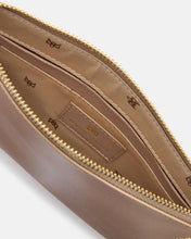 Carica l'immagine nel visualizzatore di Gallery, Cuoieria Fiorentina borsa pochette Bella