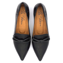 Carica l'immagine nel visualizzatore di Gallery, La Vitrina ballerine a punta