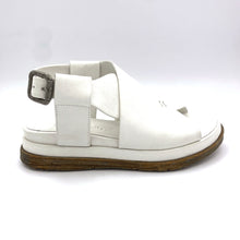 Carica l'immagine nel visualizzatore di Gallery, Rebecca White sandali bassi