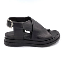 Carica l'immagine nel visualizzatore di Gallery, Rebecca White sandali bassi