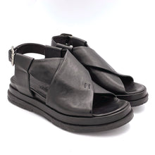 Carica l'immagine nel visualizzatore di Gallery, Rebecca White sandali bassi