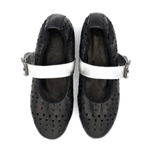 Carica l'immagine nel visualizzatore di Gallery, Rebecca White ballerine forate con fascia argento