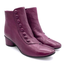 Carica l'immagine nel visualizzatore di Gallery, Kudetà stivaletti con accessorio bottoni tacco 50