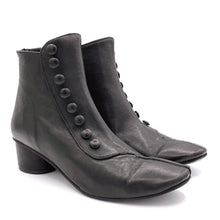 Carica l'immagine nel visualizzatore di Gallery, Kudetà stivaletti con accessorio bottoni tacco 50