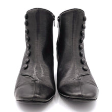 Carica l'immagine nel visualizzatore di Gallery, Kudetà stivaletti con accessorio bottoni tacco 50