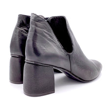 Carica l'immagine nel visualizzatore di Gallery, Kudetà stivaletti con zip tacco 60
