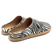 Carica l'immagine nel visualizzatore di Gallery, Rebecca White ciabatte in cavallino zebrato