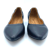 Carica l'immagine nel visualizzatore di Gallery, Rebecca White ballerine a punta nappa wash