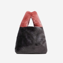 Load image into Gallery viewer, GUM handbag in faux fur
